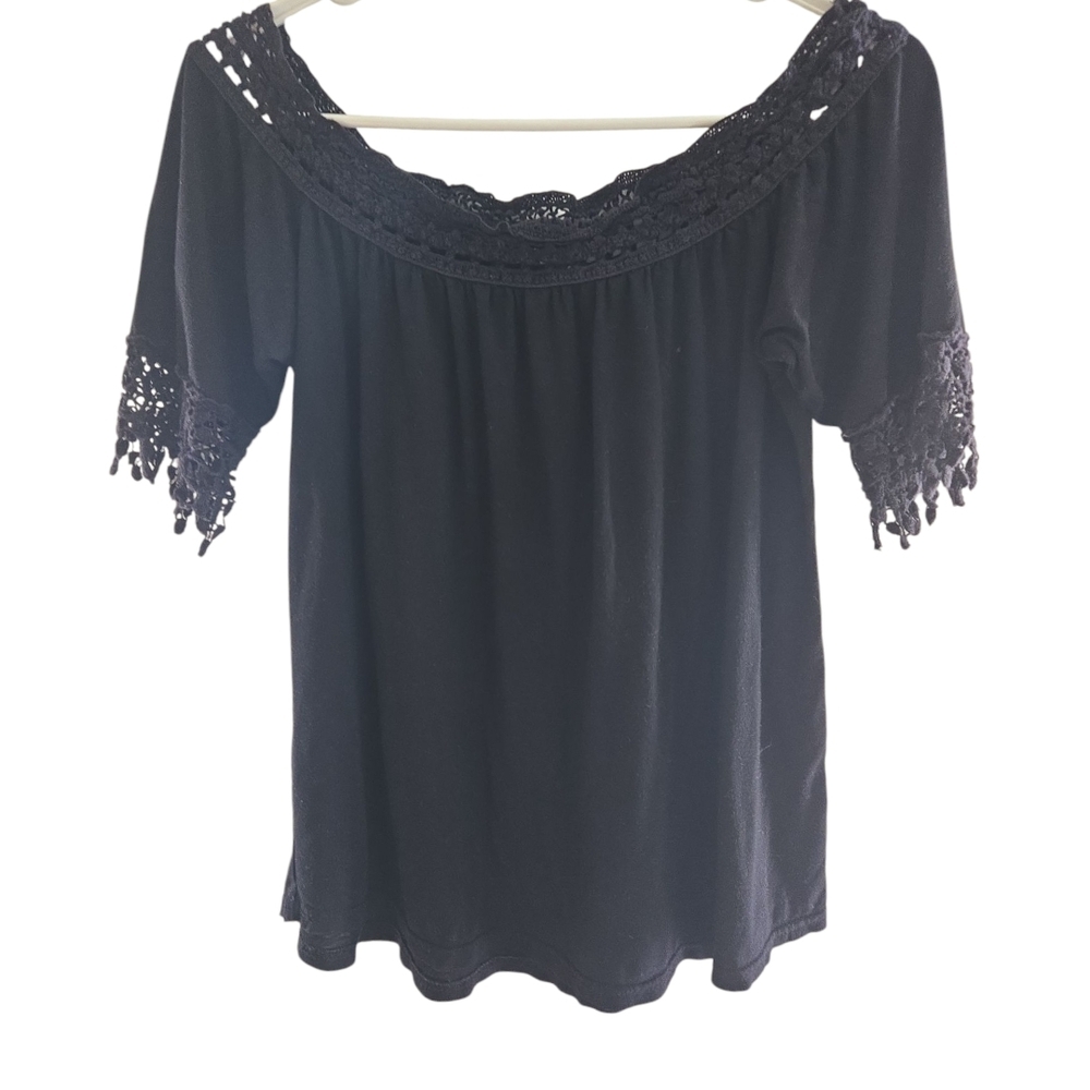 Rue21 Black Relaxed Embellished Blouse